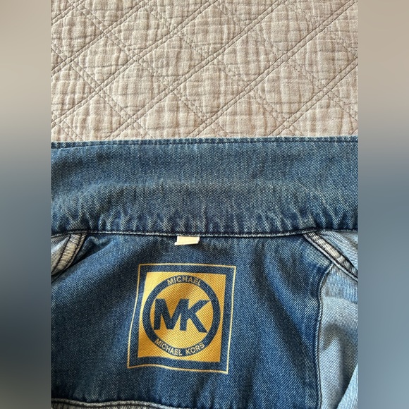 Micheal Micheal Kors 💯% cotton women’s jean jacket - Picture 3 of 8